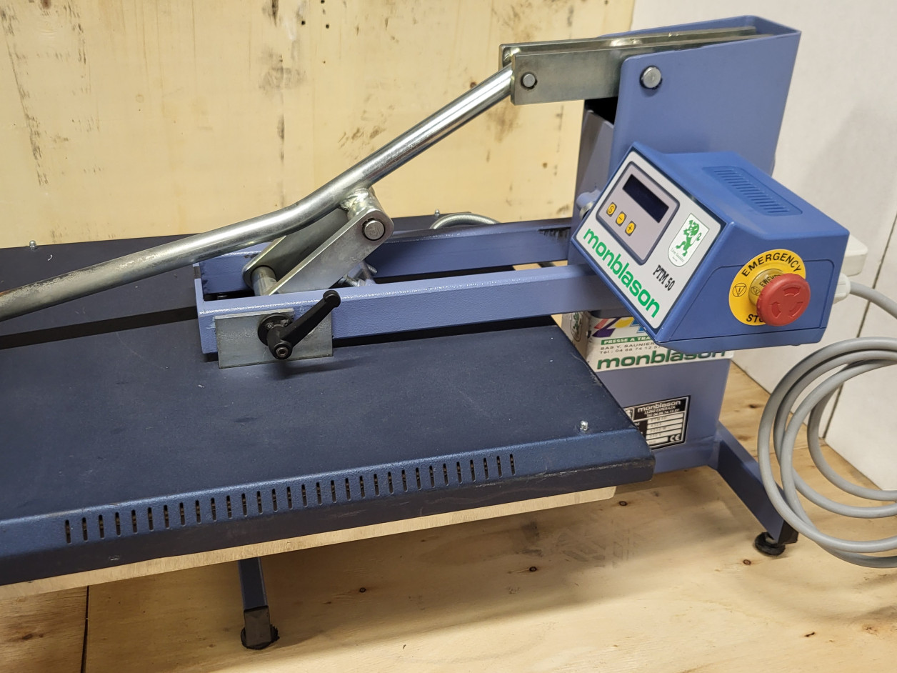 presse vue de profil